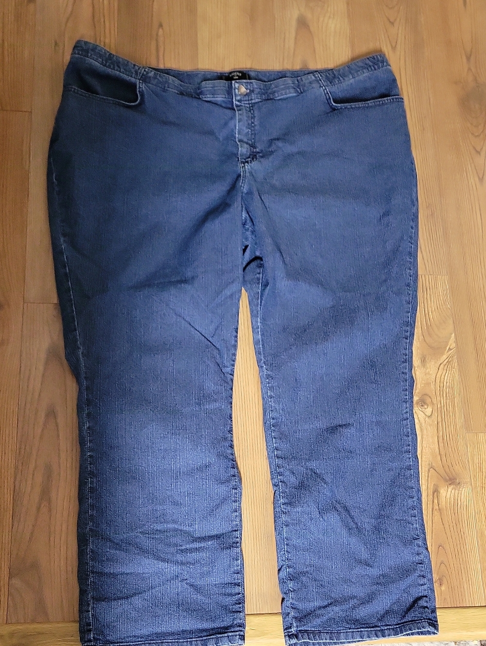Lee Women's Straight Leg Jeans in Medium Dark Blue Plus SIZE 26W
